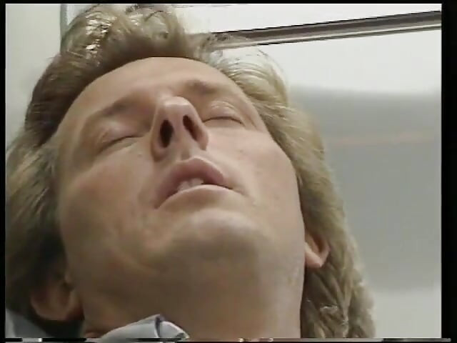 Πάω πίσω για να το πάρω στον κώλο