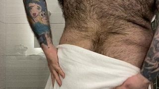 シャワー中のクマ