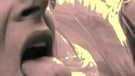 Blonde MILF nimmt BBC in dampfend nahaufnahme, interracial sex