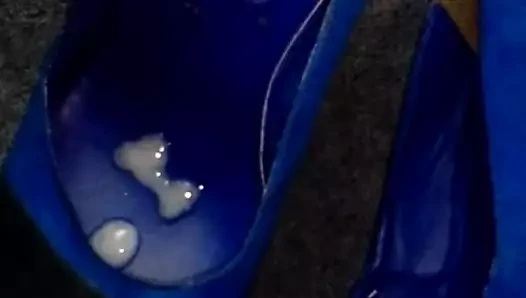 Bonitos tacones shoejob mavi yüksek topuklu cumshot