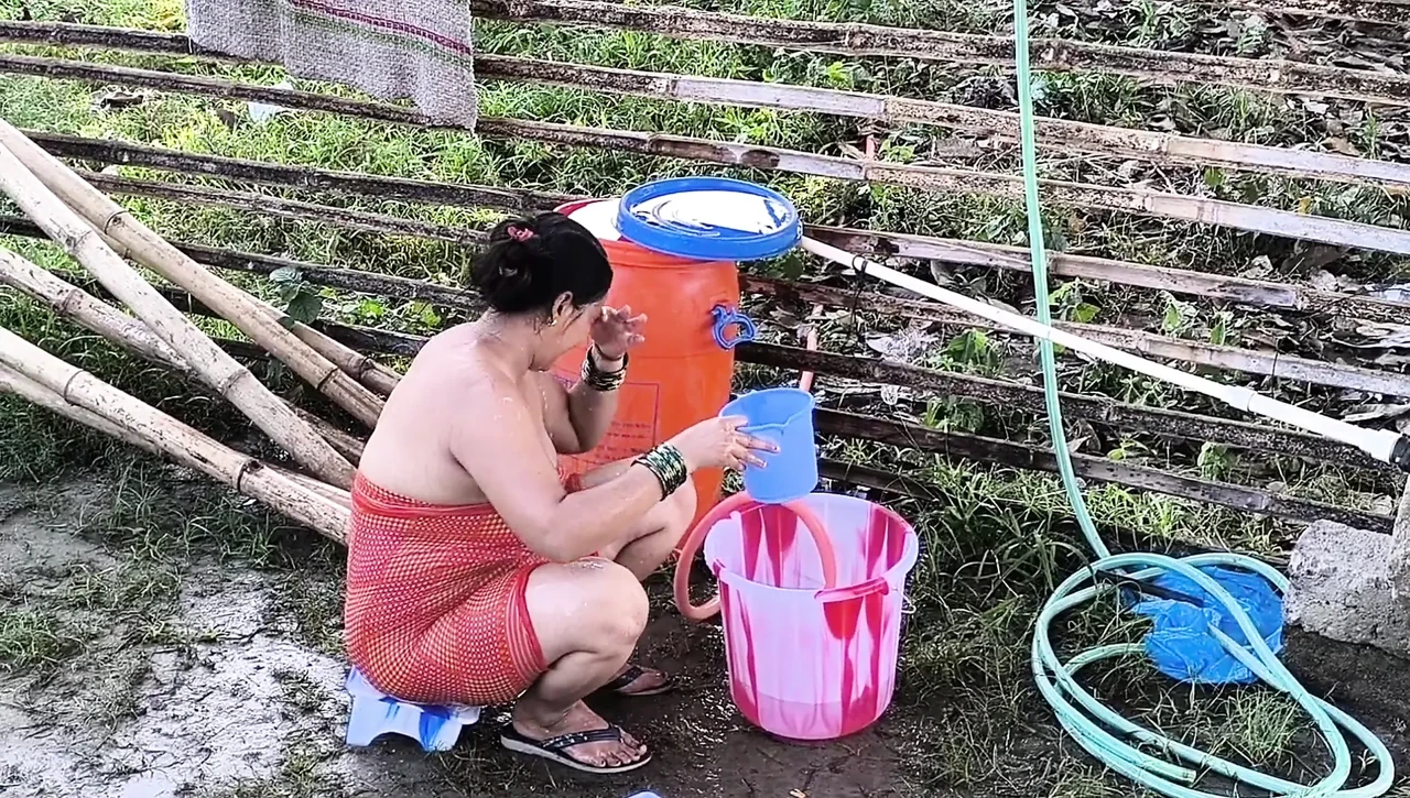 Outdoor Bath Bedroom Sex!