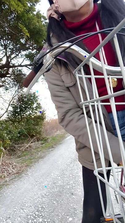 N° 139, exposition de tuck rasée et vélo