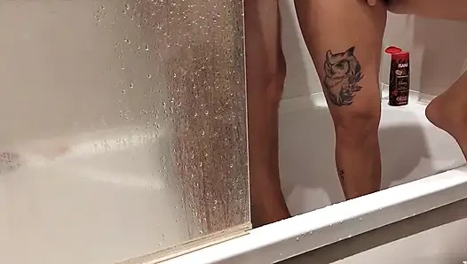 Dusche gegenseitige masturbation