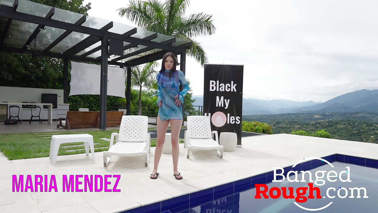Maria Mendez 在户外群交中被粗暴肛交
