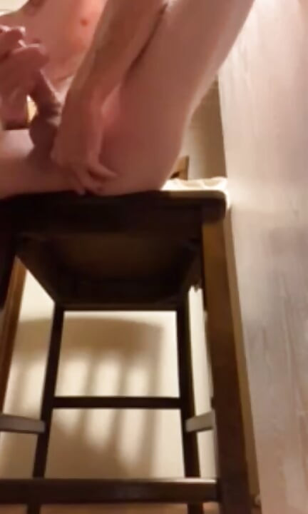 Anal tıkacı sikiyor