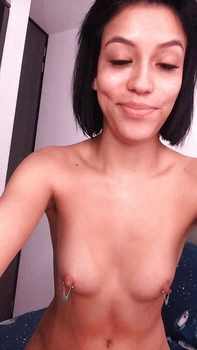 Teman wanita menghantar video melancap kepada saya.