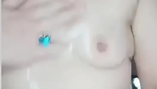 Азиатской горячей милфе жестко трахает ее киску черный ебарь