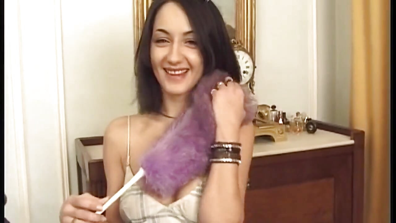 Svůdná MILFka škádlí a pak dostane hluboké bušení