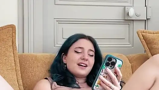 Aku lagi asik muasin memekku pakai dildo di foto pelanggannya - orgasme bergambar kontol cowok perancis