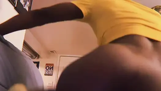 Beni dildoya binerken izle