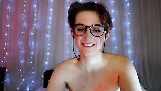Pussy stretch and fuck live
