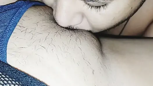 The fun of sucking the water of a girlfriend's in Hindi