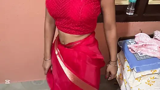 Memek sempit dan memek sempit istri hot india dientot habis-habisan pakai kain sprei warna merah