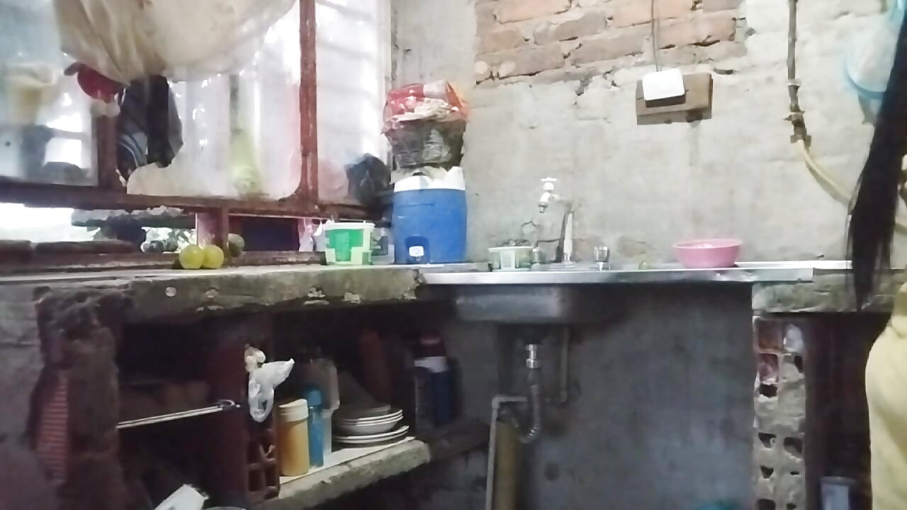 Перед тим, як прийняти душ, ми займалися лесбійським сексом