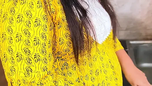 Suddenly I Fucked My Stepmother in Law While She Was Cutting Curry in the Kitchen - Desi Rough Sex