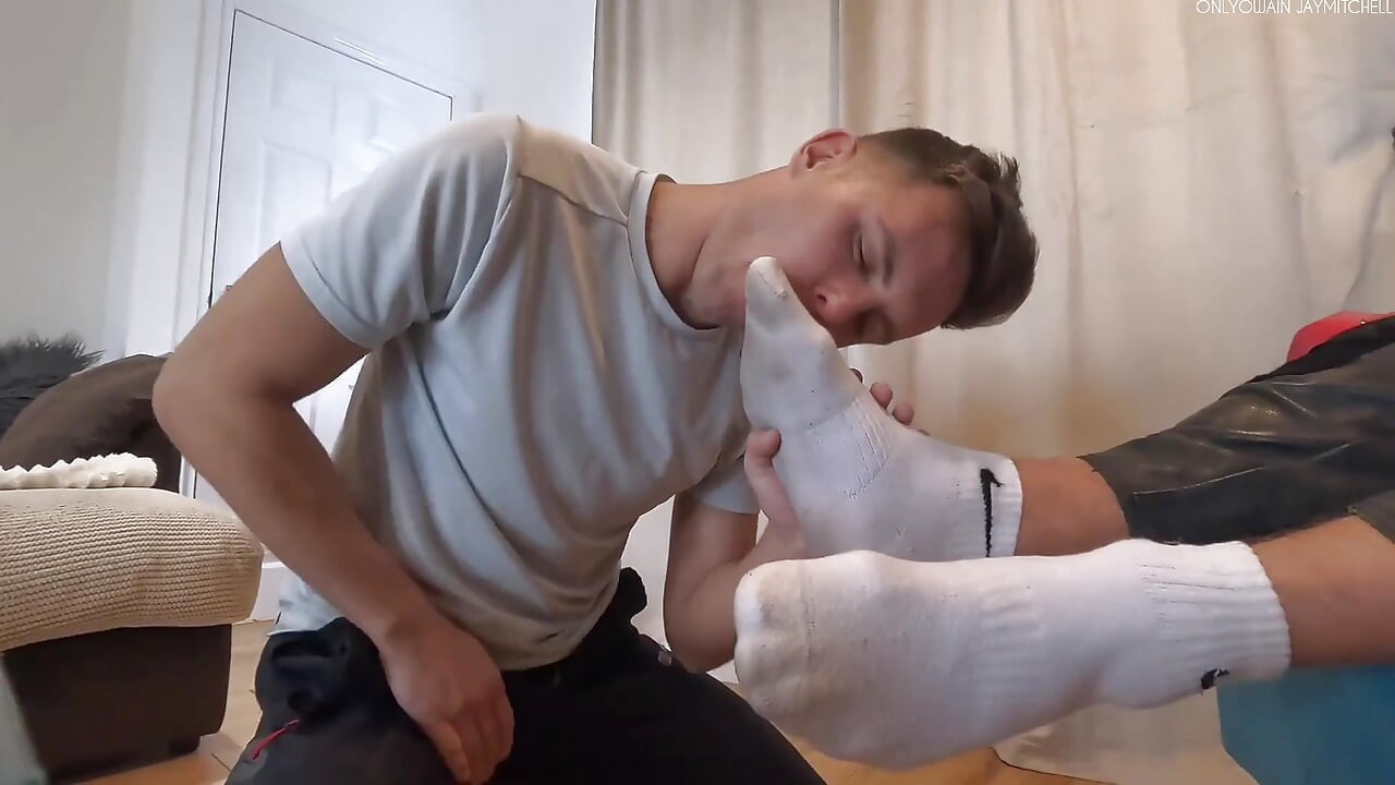 Twink Worships My Big Sweaty Feet