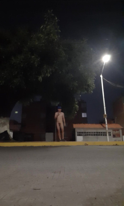 Naked exhibitionist on the streets of Mexico