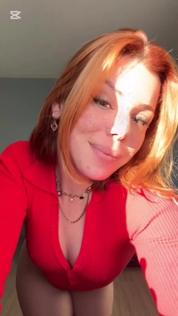 A little bit of me for you, since I haven't learned how to move around here yet... but little by little I'm learning hahhahaha