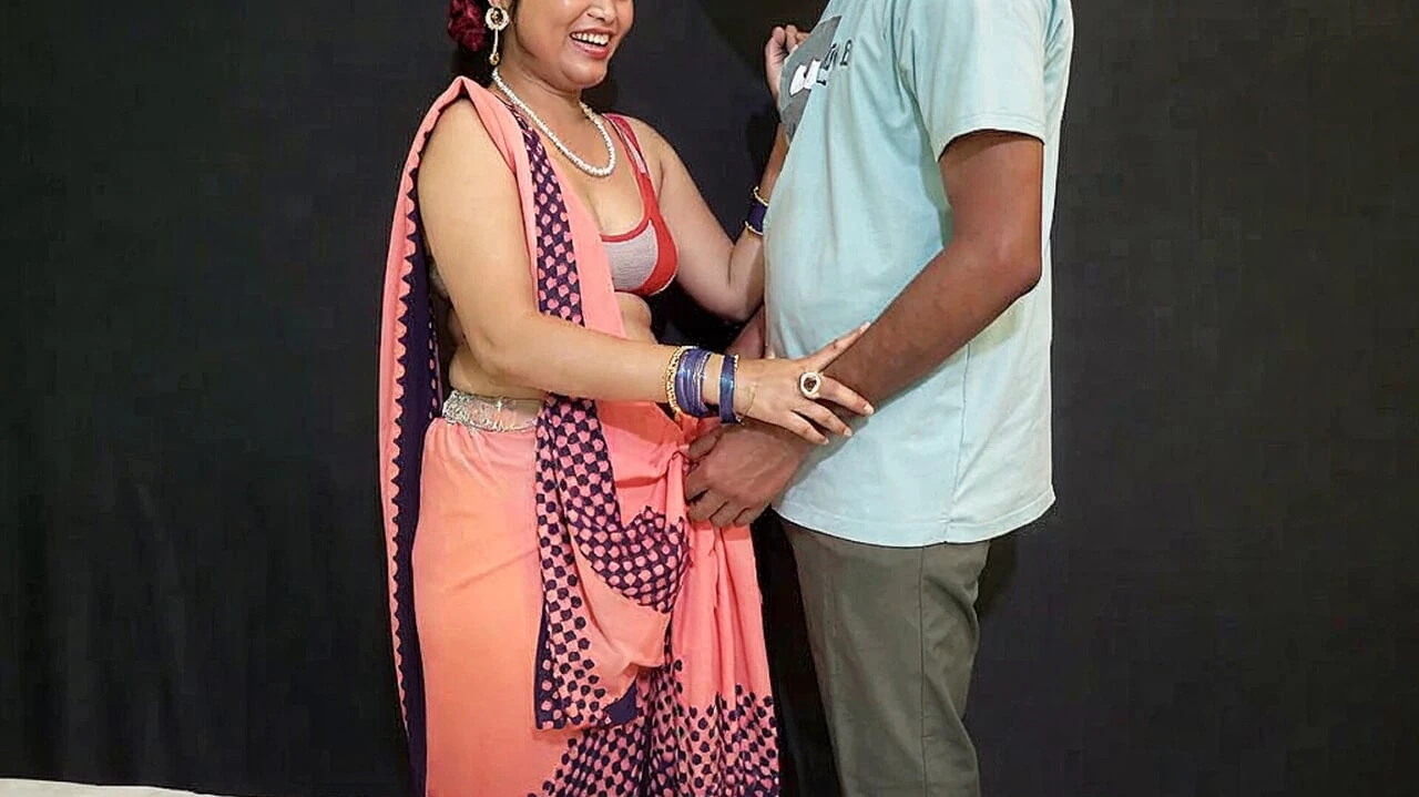 My Innocent brother-in-law was feeling shy when i saw my pussy for fucking
