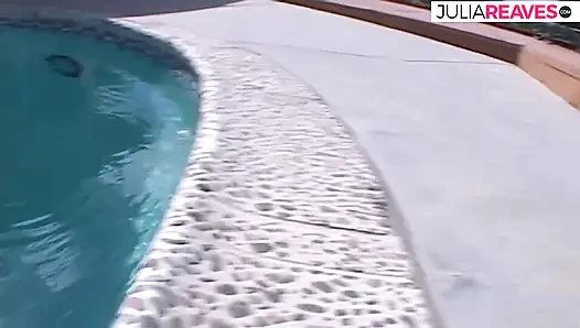 Pirang panas disetubuhi di pantat