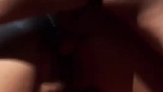 Vahşi Asyalı kızlar zar zor sikilmeyi seviyor