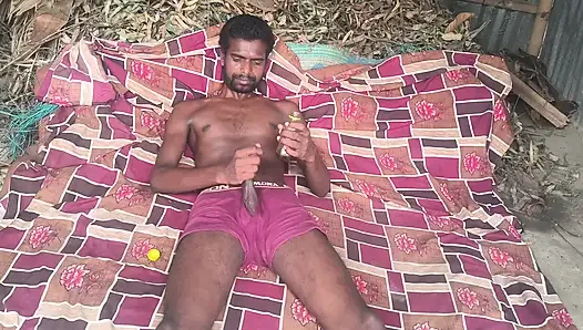 Desi bhabhi Aakar tel malish ki aur gand Mari