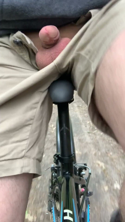 Public forest dick flash, bike ride, young boy, amateur | Clip 1