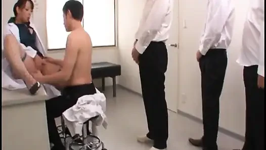 Öpüşmeyi, boyun eğmeyi ve her oral sadakat anını seven bir kadın - 4