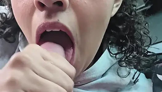 LATINA DOESN'T STOP SUCKING 🥵
