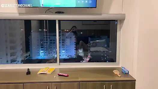 Lezbiyenlerin tadının neden bu kadar iyi olduğunu öğrenmek için vajina denemek istiyorum