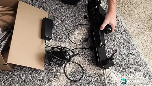 Vanessa Videl, 56-летняя милфа Tames трахает машину и курьер