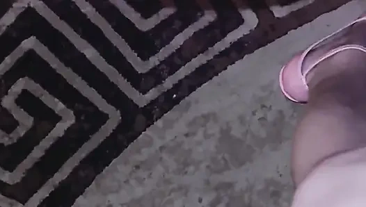 Би Пара В Розовом Платье