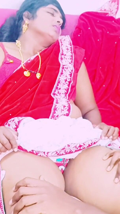 Desi house woner medam fucking house maid big black cock. Telugu dirty talks. | Clip 1
