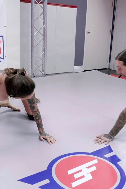Rocky Emerson vs Ruckus đấu vật hỗn hợp
