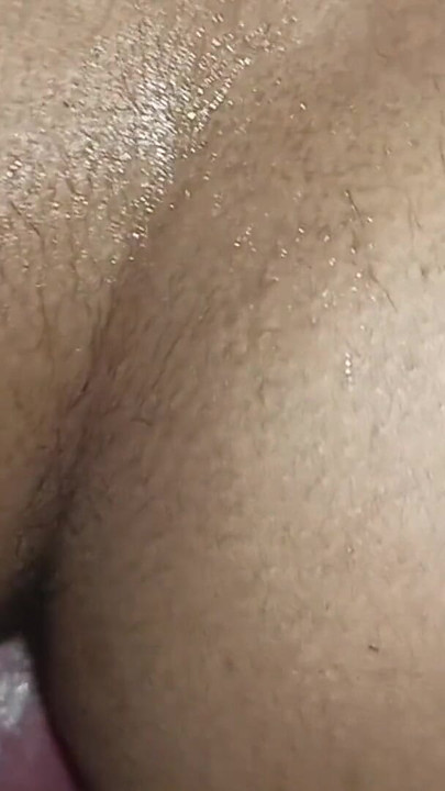 Desi indijska cusin polusestra se jebe u kućnom kupatilu | Klip 2