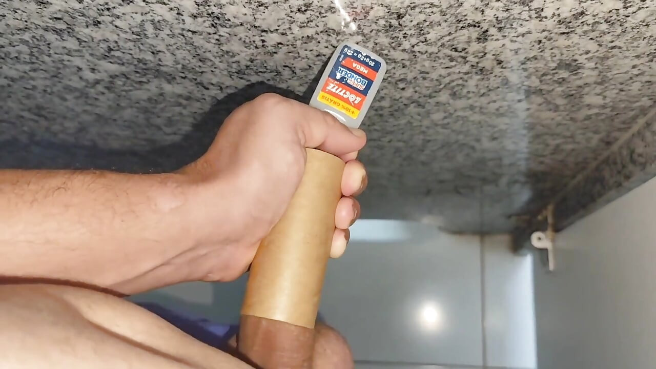 큰 자지 접착제로 가득 찬 섹스.