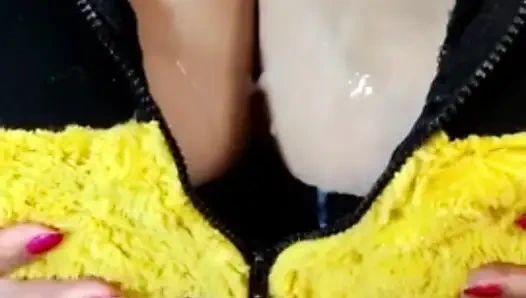 Booking up sama pria asing di pesta Halloween