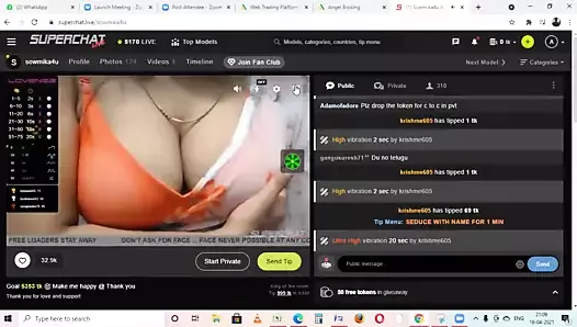 Desi Aunty live boobs