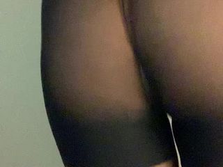 Amateur Latino sissy in black cummed on pantyhose