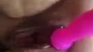 Pink toy fucking milf squirt