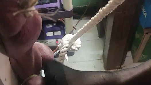 Goode Mädchen, Unhã1/4ckliches Crucifix-ballbusting Teil 2