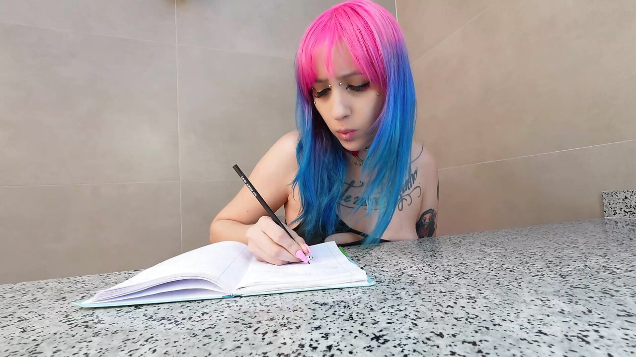 Solo djevojke na vrhu i seksi cure i puno
