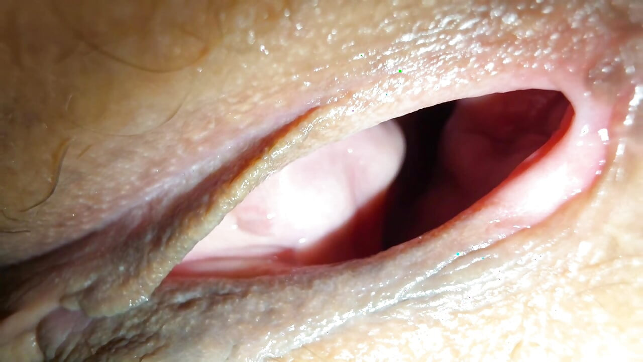 18 yaşındaki tatlı yeni seks pozisyonları denemek istedi.