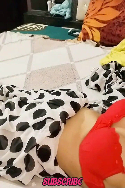 Hindi hablando sucio, india sola en casa y provocando a su cuñado