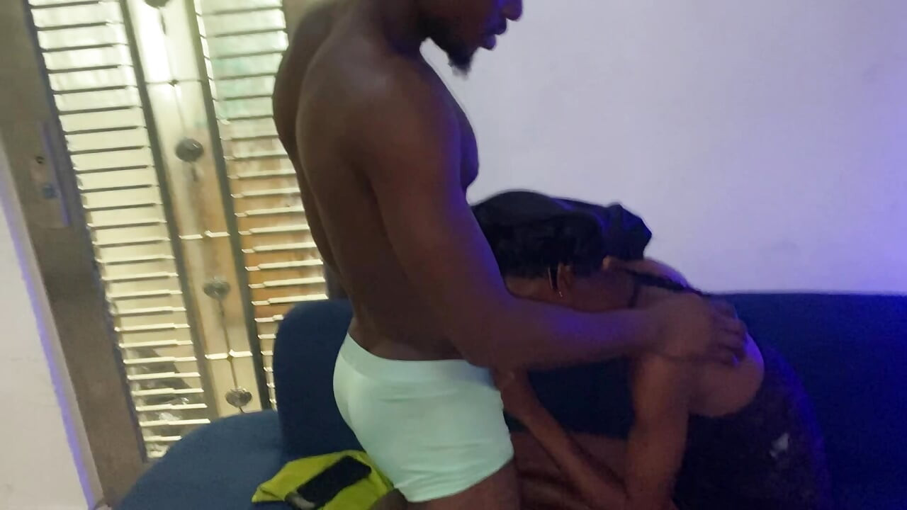 操了我性感鄰居的緊屄