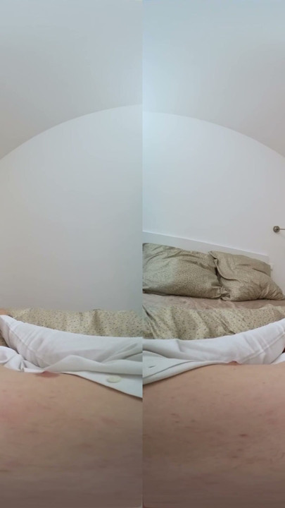 풋잡을 해주는 라틴계 란제리 십대 - 가상 실제 포르노 | 클립 1