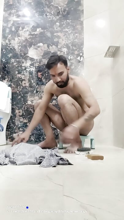 Laver les vêtements du voisin après avoir couché avec lui