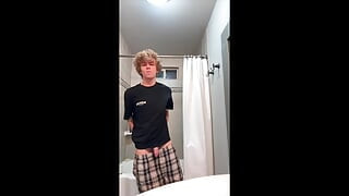 Vincent Revero - Fully Clothed to Naked Mirror Jerk Off
