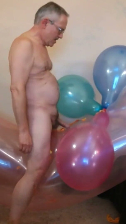 Balloonbanger 81) Balloon Cluster Fuck, Cum and Pop with GL700 Blimp Balloon | Clip 3