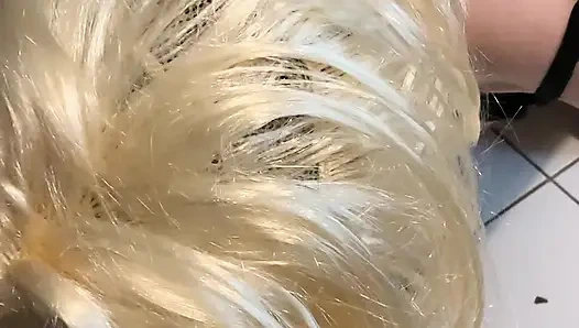 Ich putze meine neuen oberschenkelhohen Stiefel